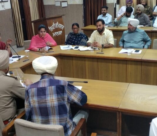 ਸ਼ਿਲਪਕਾਰਾਂ ਤੇ ਕਲਾਕਾਰਾਂ ਦੀ ਮਹਿਮਾਨ ਨਵਾਜ਼ੀ ਵਿੱਚ ਕੋਈ ਕਸਰ ਬਾਕੀ ਨਾ ਛੱਡੀ ਜਾਵੇ: ਨਵਜੋਤ ਕੌਰ ਸ਼ਿਲਪਕਾਰਾਂ ਤੇ ਕਲਾਕਾਰਾਂ ਦੀ ਮਹਿਮਾਨ ਨਵਾਜ਼ੀ ਵਿੱਚ ਕੋਈ ਕਸਰ ਬਾਕੀ ਨਾ ਛੱਡੀ ਜਾਵੇ: ਨਵਜੋਤ ਕੌਰ