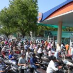 เจชเฉฐเจเจพเจฌ เจตเจฟเฉฑเจ เจชเฉเจเจฐเฉเจฒ เจชเฉฐเจชเจพเจ ‘เจคเฉ เจเฉเฉฑเจฒเฉเจนเจพ เจคเฉเจฒ เจฌเฉฐเจฆ, เจเฉฐเจ เจ
เจคเฉ เจ
เจซเจผเจตเจพเจนเจพเจ เจเจพเจฐเจจ เจตเจงเฉ เจฎเฉฐเจ, Petrol pumps in Punjab open, demand increases due to war and rumours | เจชเฉฐเจเจพเจฌ เฉเจฌเจฐเจพเจ เจชเฉฐเจเจพเจฌ เจตเจฟเฉฑเจ เจชเฉเจเจฐเฉเจฒ เจชเฉฐเจชเจพเจ 'เจคเฉ เจเฉเฉฑเจฒเฉเจนเจพ เจคเฉเจฒ เจฌเฉฐเจฆ, เจเฉฐเจ เจ
เจคเฉ เจ
เจซเจผเจตเจพเจนเจพเจ เจเจพเจฐเจจ เจตเจงเฉ เจฎเฉฐเจ, Petrol pumps in Punjab open, demand increases due to war and rumours | เจชเฉฐเจเจพเจฌ เฉเจฌเจฐเจพเจ