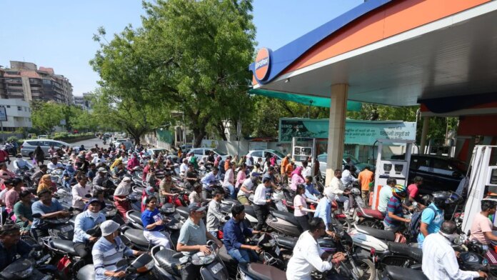 1774574291_Petrol-pump-2026-03-0e1aa99a9e9ed144af80a9934a8dcaa6-1200x675.jpg ਪੰਜਾਬ ਵਿੱਚ ਪੈਟਰੋਲ ਪੰਪਾਂ 'ਤੇ ਖੁੱਲ੍ਹਾ ਤੇਲ ਬੰਦ, ਜੰਗ ਅਤੇ ਅਫ਼ਵਾਹਾਂ ਕਾਰਨ ਵਧੀ ਮੰਗ, Petrol pumps in Punjab open, demand increases due to war and rumours | ਪੰਜਾਬ ਖ਼ਬਰਾਂ