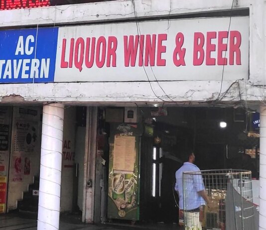 ਹੋਲੀ ‘ਤੇ ਕਿੱਥੇ-ਕਿੱਥੇ ਬੰਦ ਰਹਿਣਗੇ ਸ਼ਰਾਬ ਦੇ ਠੇਕੇ? ਜਾਣੋ ਪੰਜਾਬ-ਹਰਿਆਣਾ-ਚੰਡੀਗੜ੍ਹ ਦਾ ਹਾਲ ਹੋਲੀ 'ਤੇ ਕਿੱਥੇ-ਕਿੱਥੇ ਬੰਦ ਰਹਿਣਗੇ ਸ਼ਰਾਬ ਦੇ ਠੇਕੇ? ਜਾਣੋ ਪੰਜਾਬ-ਹਰਿਆਣਾ-ਚੰਡੀਗੜ੍ਹ ਦਾ ਹਾਲ | Where will liquor shops be closed on Holi? Know the situation in Punjab-Haryana-Chandigarh | ਪੰਜਾਬ ਖ਼ਬਰਾਂ