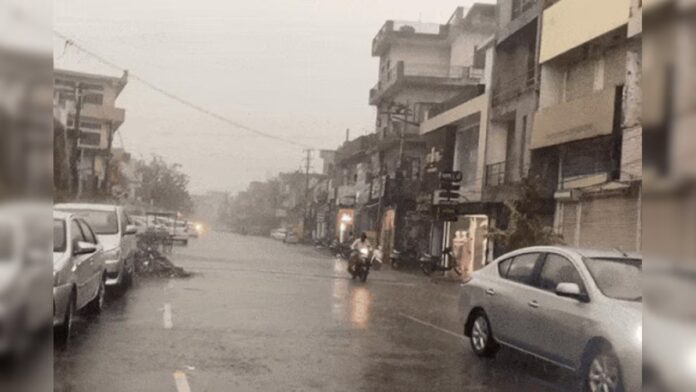 Punjab Weather Today: ਪੰਜਾਬ ਵਿਚ ਠੰਢ ਦੀ ਵਾਪਸੀ: ਤੇਜ਼ ਹਵਾਵਾਂ ਤੇ ਨਾਲ ਮੀਂਹ ਨਾਲ ਡਿੱਗਿਆ ਪਾਰਾ; 19 ਤੋਂ ਫਿਰ ਬਦਲੇਗਾ ਮੌਸਮ, Alert ਜਾਰੀ | Punjab Weather Today: Cold returns in Punjab: Mercury drops due to strong winds and rain; Weather will change again from 19th, Alert issued | ਪੰਜਾਬ ਖ਼ਬਰਾਂ