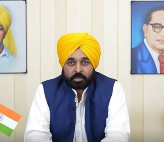 ਅਰਬ ਦੇਸ਼ਾਂ ‘ਚ ਫਸੇ ਪੰਜਾਬੀਆਂ ਲਈ ਅੱਗੇ ਆਏ CM ਮਾਨ, ਮਦਦ ਲਈ ਹੈਲਪਲਾਈਨ ਨੰਬਰ ਜਾਰੀ | ਅਰਬ ਦੇਸ਼ਾਂ 'ਚ ਫਸੇ ਪੰਜਾਬੀਆਂ ਲਈ ਅੱਗੇ ਆਏ CM ਮਾਨ, ਮਦਦ ਲਈ ਹੈਲਪਲਾਈਨ ਨੰਬਰ ਜਾਰੀ | ਪੰਜਾਬ ਖ਼ਬਰਾਂ