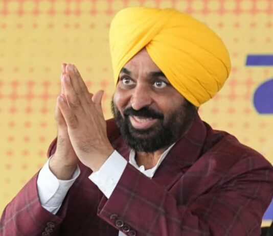 CM ਭਗਵੰਤ ਮਾਨ ਮਲੇਰਕੋਟਲਾ ਈਦਗਾਹ ਪੁੱਜੇ: ਮੁਸਲਿਮ ਭਾਈਚਾਰੇ ਨੂੰ ਈਦ ਦੀਆਂ ਮੁਬਾਰਕਾਂ ਦਿੱਤੀਆਂ | ਪੰਜਾਬ ਖ਼ਬਰਾਂ ਅਕਾਲੀ–ਕਾਂਗਰਸ ਨੇ ਬੱਚਿਆਂ ਨੂੰ ਅਣਪੜ੍ਹ ਰੱਖਿਆ, ‘AAP’ ਸਰਕਾਰ ਸਿੱਖਿਆ ਨਾਲ ਤਰੱਕੀ ਕਰਵਾ ਰਹੀ: ਭਗਵੰਤ ਮਾਨ | ਪੰਜਾਬ ਖ਼ਬਰਾਂ