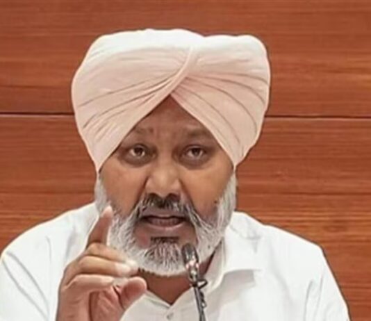 ਪੰਜਾਬ ‘ਚ ਪੁਰਾਣੀ ਪੈਨਸ਼ਨ ਸਕੀਮ ਲਾਗੂ ਹੋਵੇਗੀ ਜਾਂ ਨਹੀਂ ?, ਵਿੱਤ ਮੰਤਰੀ ਨੇ ਕਰ ‘ਤਾ ਕਲੀਅਰ ! | ਪੰਜਾਬ ਖ਼ਬਰਾਂ ਪੰਜਾਬ 'ਚ ਪੁਰਾਣੀ ਪੈਨਸ਼ਨ ਸਕੀਮ ਲਾਗੂ ਹੋਵੇਗੀ ਜਾਂ ਨਹੀਂ ?, ਵਿੱਤ ਮੰਤਰੀ ਨੇ ਕਰ 'ਤਾ ਕਲੀਅਰ ! | ਪੰਜਾਬ ਖ਼ਬਰਾਂ