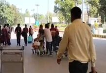 ਮਿਡਲ ਈਸਟ ਵਿੱਚ ਤਣਾਅ ਵਧਣ ਨਾਲ ਅੰਮ੍ਰਿਤਸਰ ਏਅਰਪੋਰਟ ‘ਤੇ ਉਡਾਣਾਂ ਰੱਦ ਹੋ ਗਈਆਂ ਹਨ। ਸੈਂਕੜੇ ਯਾਤਰੀ ਅਣਿਸ਼ਚਿਤਤਾ ਵਿੱਚ ਫਸੇ ਹੋਏ ਹਨ। ਹੁਣ ਸਭ ਦੀ ਉਡੀਕ ਇੱਕ ਹੀ ਗੱਲ ਦੀ ਹੈ—ਕਦੋਂ ਖੁਲ੍ਹੇਗਾ ਆਸਮਾਨ? us israel iran conflict impact on amritsar airport flights cancelled hs | ਅੰਮ੍ਰਿਤਸਰ ਖ਼ਬਰਾਂ (Amritsar News)