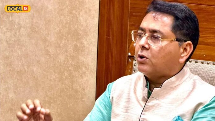 HYP_5815735_mannu13_1-1200x675.jpg 10 ਦਿਨਾਂ 'ਚ 16,000 ਜਨ ਸਭਾਵਾਂ ਨਾਲ ‘ਆਪ’ ਸਰਕਾਰ ਦਾ 4 ਸਾਲਾਂ ਦਾ ਰਿਪੋਰਟ ਕਾਰਡ ਹਰ ਘਰ ਤੱਕ ਪਹੁੰਚੇਗਾ : ਅਮਨ ਅਰੋੜਾ AAP government 4 year report card will reach every household with 16 000 public meetings in 10 days Aman Arora hs |