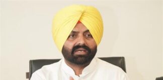 Amritsar Police get Former minister Laljit Singh Bhullar three-day remand ਸਾਬਕਾ ਕੈਬਨਿਟ ਮੰਤਰੀ ਲਾਲਜੀਤ ਸਿੰਘ ਭੁੱਲਰ ਦਾ ਤਿੰਨ ਦਿਨ ਦਾ ਰਿਮਾਂਡ | ਪੰਜਾਬ ਖ਼ਬਰਾਂ Amritsar Police get Former minister Laljit Singh Bhullar three-day remand ਸਾਬਕਾ ਕੈਬਨਿਟ ਮੰਤਰੀ ਲਾਲਜੀਤ ਸਿੰਘ ਭੁੱਲਰ ਦਾ ਤਿੰਨ ਦਿਨ ਦਾ ਰਿਮਾਂਡ | ਪੰਜਾਬ ਖ਼ਬਰਾਂ