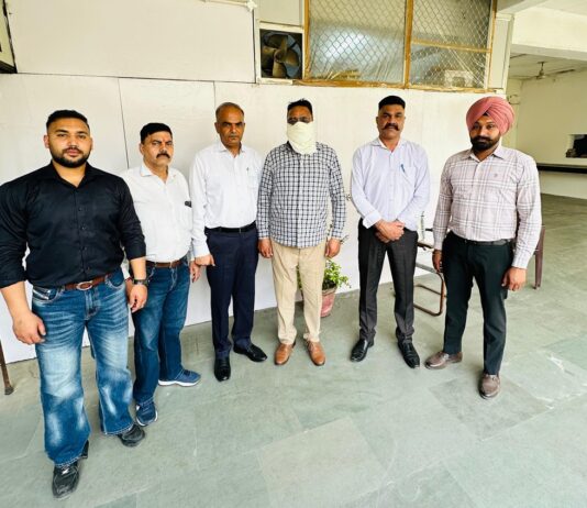 ਵਿਜੀਲੈਂਸ ਬਿਊਰੋ ਨੇ ਏਐਸਆਈ ਨੂੰ 8,000 ਰੁਪਏ ਰਿਸ਼ਵਤ ਲੈਂਦਿਆਂ ਰੰਗੇ ਹੱਥੀਂ ਕੀਤਾ ਕਾਬੂ ਵਿਜੀਲੈਂਸ ਬਿਊਰੋ ਨੇ ਏਐਸਆਈ ਨੂੰ 8,000 ਰੁਪਏ ਰਿਸ਼ਵਤ ਲੈਂਦਿਆਂ ਰੰਗੇ ਹੱਥੀਂ ਕੀਤਾ ਕਾਬੂ