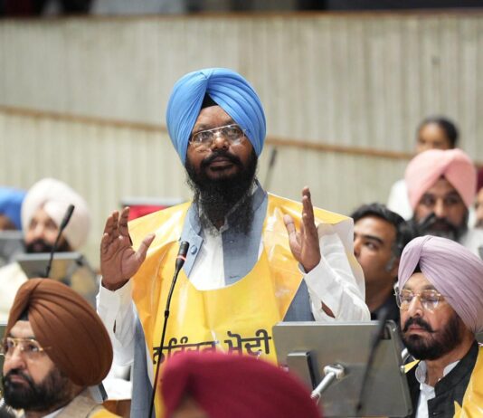 ਪੰਜਾਬ ਵਿਧਾਨ ਸਭਾ ਵੱਲੋਂ ਕੈਬਨਿਟ ਮੰਤਰੀ ਹਰਭਜਨ ਸਿੰਘ ਈਟੀਓ ਵਿਰੁੱਧ ਅਪਮਾਨਜਨਕ ਟਿੱਪਣੀਆਂ ਲਈ ਸਰਬਸੰਮਤੀ ਨਾਲ ਨਿੰਦਾ ਮਤਾ ਪਾਸ ਪੰਜਾਬ ਵਿਧਾਨ ਸਭਾ ਵੱਲੋਂ ਕੈਬਨਿਟ ਮੰਤਰੀ ਹਰਭਜਨ ਸਿੰਘ ਈਟੀਓ ਵਿਰੁੱਧ ਅਪਮਾਨਜਨਕ ਟਿੱਪਣੀਆਂ ਲਈ ਸਰਬਸੰਮਤੀ ਨਾਲ ਨਿੰਦਾ ਮਤਾ ਪਾਸ