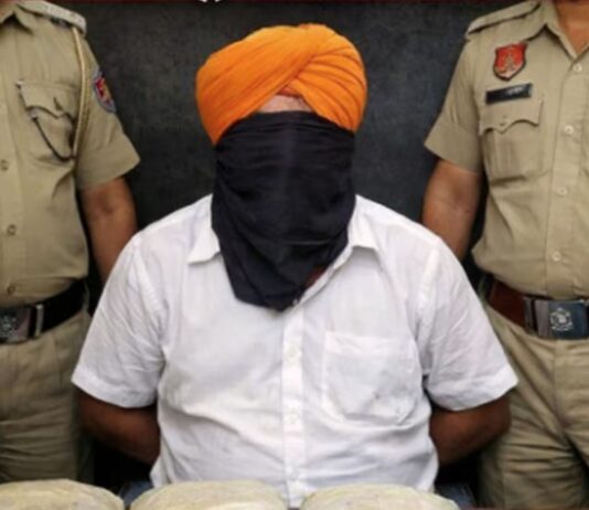 Punjab: ਮੌਜੂਦਾ ਸਰਪੰਚ 4 ਕਿਲੋ ਹੈਰੋਇਨ ਸਣੇ ਗ੍ਰਿਫ਼ਤਾਰ… | ਪੰਜਾਬ ਖ਼ਬਰਾਂ Punjab: ਮੌਜੂਦਾ ਸਰਪੰਚ 4 ਕਿਲੋ ਹੈਰੋਇਨ ਸਣੇ ਗ੍ਰਿਫ਼ਤਾਰ... | ਪੰਜਾਬ ਖ਼ਬਰਾਂ