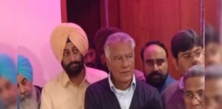 ਅੰਮ੍ਰਿਤਸਰ ਪਹੁੰਚੇ ਸੁਨੀਲ ਜਾਖੜ, ਪੀੜਤ ਪਰਿਵਾਰ ਨਾਲ ਕੀਤੀ ਮੁਲਾਕਾਤ, Sunil Jakhar reached Amritsar, met the victim’s family | ਪੰਜਾਬ ਖ਼ਬਰਾਂ ਅੰਮ੍ਰਿਤਸਰ ਪਹੁੰਚੇ ਸੁਨੀਲ ਜਾਖੜ, ਪੀੜਤ ਪਰਿਵਾਰ ਨਾਲ ਕੀਤੀ ਮੁਲਾਕਾਤ, Sunil Jakhar reached Amritsar, met the victim's family | ਪੰਜਾਬ ਖ਼ਬਰਾਂ