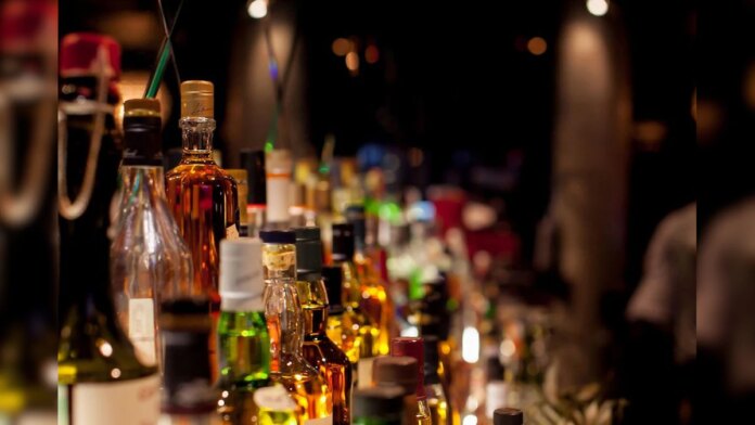 ਹੁਣ ਚੰਡੀਗੜ੍ਹ 'ਚ 24 ਘੰਟੇ ਮਿਲੇਗੀ ਸ਼ਰਾਬ...ਰਾਤ 1 ਵਜੇ ਤੱਕ ਖੁੱਲ੍ਹੇ ਰਹਿਣਗੇ ਬਾਰ... |