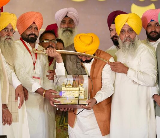 โเจเจชโ เจธเจฐเจเจพเจฐ เจฒเฉฐเจฌเฉ เจธเจฎเฉเจ เจคเฉเจ เจ
เฉฑเจเฉเจ เจชเจฐเฉเจเฉ เจฐเจนเฉ เจธเจฐเจนเฉฑเจฆเฉ เจเฉเจคเจฐเจพเจ เจตเจฟเฉฑเจ เจธเฉเจเจพเจ, เจจเฉเจเจฐเฉเจเจ เจ
เจคเฉ เจจเจพเจเจฐเจฟเจ เจธเฉเจตเจพเจตเจพเจ เจชเฉเจฐเจฆเจพเจจ เจเจฐเจเฉ เจจเฉเจนเจพเจฐ เจฌเจฆเจฒเจฃ เจฒเจ เจตเจเจจเจฌเฉฑเจง: เจฎเฉเฉฑเจ เจฎเฉฐเจคเจฐเฉ เจญเจเจตเฉฐเจค เจธเจฟเฉฐเจ เจฎเจพเจจ โเจเจชโ เจธเจฐเจเจพเจฐ เจฒเฉฐเจฌเฉ เจธเจฎเฉเจ เจคเฉเจ เจ
เฉฑเจเฉเจ เจชเจฐเฉเจเฉ เจฐเจนเฉ เจธเจฐเจนเฉฑเจฆเฉ เจเฉเจคเจฐเจพเจ เจตเจฟเฉฑเจ เจธเฉเจเจพเจ, เจจเฉเจเจฐเฉเจเจ เจ
เจคเฉ เจจเจพเจเจฐเจฟเจ เจธเฉเจตเจพเจตเจพเจ เจชเฉเจฐเจฆเจพเจจ เจเจฐเจเฉ เจจเฉเจนเจพเจฐ เจฌเจฆเจฒเจฃ เจฒเจ เจตเจเจจเจฌเฉฑเจง: เจฎเฉเฉฑเจ เจฎเฉฐเจคเจฐเฉ เจญเจเจตเฉฐเจค เจธเจฟเฉฐเจ เจฎเจพเจจ