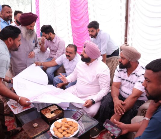 ਹਰਜੋਤ ਸਿੰਘ ਬੈਂਸ ਨੇ ਪਿੰਡ ਹਾਜੀਪੁਰ ਵਿੱਚ ਵਿਕਾਸੀ ਵਾਅਦੇ ਕੀਤੇ ਪੂਰੇ ਹਰਜੋਤ ਸਿੰਘ ਬੈਂਸ ਨੇ ਪਿੰਡ ਹਾਜੀਪੁਰ ਵਿੱਚ ਵਿਕਾਸੀ ਵਾਅਦੇ ਕੀਤੇ ਪੂਰੇ