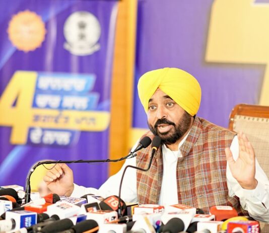‘ਆਪ’ ਸਰਕਾਰ ਦੀ ‘ਕੰਮ ਕਰਨ ਦੀ ਸਿਆਸਤ’ ਨੇ ਸਿਰਫ ਚਾਰ ਸਾਲਾਂ ਵਿੱਚ ਸਾਰੀਆਂ ਗਾਰੰਟੀਆਂ ਪੂਰੀਆਂ ਕੀਤੀਆਂ-ਮੁੱਖ ਮੰਤਰੀ ਭਗਵੰਤ ਸਿੰਘ ਮਾਨ ‘ਆਪ’ ਸਰਕਾਰ ਦੀ ‘ਕੰਮ ਕਰਨ ਦੀ ਸਿਆਸਤ’ ਨੇ ਸਿਰਫ ਚਾਰ ਸਾਲਾਂ ਵਿੱਚ ਸਾਰੀਆਂ ਗਾਰੰਟੀਆਂ ਪੂਰੀਆਂ ਕੀਤੀਆਂ-ਮੁੱਖ ਮੰਤਰੀ ਭਗਵੰਤ ਸਿੰਘ ਮਾਨ