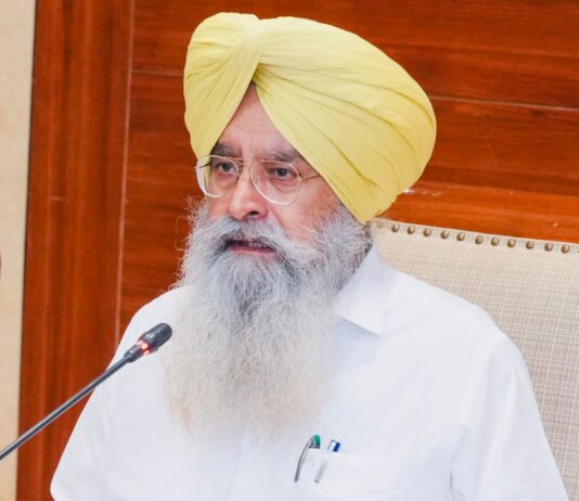 ਪਰਾਲੀ ਸਾੜਨ ਦੇ ਮਾਮਲਿਆਂ ਵਿੱਚ ਗਿਰਾਵਟ ਬਾਰੇ ਕੇਂਦਰ ਸਰਕਾਰ ਦੀ ਪੁਸ਼ਟੀ ਪੰਜਾਬ ਦੇ ਕਿਸਾਨਾਂ ਦੀ ਵੱਡੀ ਜਿੱਤ, ਲੰਬਿਤ ਆਰਡੀਐਫ ਜਾਰੀ ਕਰਕੇ ਸੂਬੇ ਨੂੰ ਸਨਮਾਨ ਦਿਓ: ਖੁੱਡੀਆਂ ਪਰਾਲੀ ਸਾੜਨ ਦੇ ਮਾਮਲਿਆਂ ਵਿੱਚ ਗਿਰਾਵਟ ਬਾਰੇ ਕੇਂਦਰ ਸਰਕਾਰ ਦੀ ਪੁਸ਼ਟੀ ਪੰਜਾਬ ਦੇ ਕਿਸਾਨਾਂ ਦੀ ਵੱਡੀ ਜਿੱਤ, ਲੰਬਿਤ ਆਰਡੀਐਫ ਜਾਰੀ ਕਰਕੇ ਸੂਬੇ ਨੂੰ ਸਨਮਾਨ ਦਿਓ: ਖੁੱਡੀਆਂ