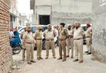 ‘ਯੁੱਧ ਨਸ਼ਿਆਂ ਵਿਰੁੱਧ’: ਸ੍ਰੀ ਮੁਕਤਸਰ ਸਾਹਿਬ ਵਿੱਚ ਨਸ਼ਾ ਤਸਕਰ ਵੱਲੋਂ ਗੈਰ ਕਾਨੂੰਨੀ ਤਰੀਕੇ ਨਾਲ ਬਣਾਈ ਇਮਾਰਤ ‘ਤੇ ਚੱਲਿਆ ਬੁਲਡੋਜ਼ਰ ‘ਯੁੱਧ ਨਸ਼ਿਆਂ ਵਿਰੁੱਧ’: ਸ੍ਰੀ ਮੁਕਤਸਰ ਸਾਹਿਬ ਵਿੱਚ ਨਸ਼ਾ ਤਸਕਰ ਵੱਲੋਂ ਗੈਰ ਕਾਨੂੰਨੀ ਤਰੀਕੇ ਨਾਲ ਬਣਾਈ ਇਮਾਰਤ ‘ਤੇ ਚੱਲਿਆ ਬੁਲਡੋਜ਼ਰ 'ਯੁੱਧ ਨਸ਼ਿਆਂ ਵਿਰੁੱਧ': ਸ੍ਰੀ ਮੁਕਤਸਰ ਸਾਹਿਬ ਵਿੱਚ ਨਸ਼ਾ ਤਸਕਰ ਵੱਲੋਂ ਗੈਰ ਕਾਨੂੰਨੀ ਤਰੀਕੇ ਨਾਲ ਬਣਾਈ ਇਮਾਰਤ 'ਤੇ ਚੱਲਿਆ ਬੁਲਡੋਜ਼ਰ 'ਯੁੱਧ ਨਸ਼ਿਆਂ ਵਿਰੁੱਧ': ਸ੍ਰੀ ਮੁਕਤਸਰ ਸਾਹਿਬ ਵਿੱਚ ਨਸ਼ਾ ਤਸਕਰ ਵੱਲੋਂ ਗੈਰ ਕਾਨੂੰਨੀ ਤਰੀਕੇ ਨਾਲ ਬਣਾਈ ਇਮਾਰਤ 'ਤੇ ਚੱਲਿਆ ਬੁਲਡੋਜ਼ਰ
