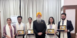 ਸਪੀਕਰ ਨੇ ਸਿਵਲ ਸੇਵਾਵਾਂ ਪ੍ਰੀਖਿਆ ਦੇ ਸਫ਼ਲ ਵਿਦਿਆਰਥੀਆਂ ਨੂੰ ਪੰਜਾਬ ਵਿਧਾਨ ਸਭਾ ਵਿੱਚ ਕੀਤਾ ਸਨਮਾਨਿਤ ਸਪੀਕਰ ਨੇ ਸਿਵਲ ਸੇਵਾਵਾਂ ਪ੍ਰੀਖਿਆ ਦੇ ਸਫ਼ਲ ਵਿਦਿਆਰਥੀਆਂ ਨੂੰ ਪੰਜਾਬ ਵਿਧਾਨ ਸਭਾ ਵਿੱਚ ਕੀਤਾ ਸਨਮਾਨਿਤ