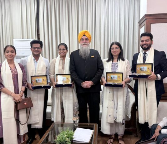ਸਪੀਕਰ ਨੇ ਸਿਵਲ ਸੇਵਾਵਾਂ ਪ੍ਰੀਖਿਆ ਦੇ ਸਫ਼ਲ ਵਿਦਿਆਰਥੀਆਂ ਨੂੰ ਪੰਜਾਬ ਵਿਧਾਨ ਸਭਾ ਵਿੱਚ ਕੀਤਾ ਸਨਮਾਨਿਤ ਸਪੀਕਰ ਨੇ ਸਿਵਲ ਸੇਵਾਵਾਂ ਪ੍ਰੀਖਿਆ ਦੇ ਸਫ਼ਲ ਵਿਦਿਆਰਥੀਆਂ ਨੂੰ ਪੰਜਾਬ ਵਿਧਾਨ ਸਭਾ ਵਿੱਚ ਕੀਤਾ ਸਨਮਾਨਿਤ