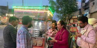 ਫੂਡ ਸੇਫਟੀ ਵਿੰਗ ਦੀ ਸਾਂਝੀ ਟੀਮ ਨੇ ਫਾਸਟ ਫੂਡ ਸਾਮਾਨ ਵੇਚਣ ਵਾਲਿਆਂ ਦੀ ਕੀਤੀ ਅਚਨਚੇਤ ਚੈਕਿੰਗ ਫੂਡ ਸੇਫਟੀ ਵਿੰਗ ਦੀ ਸਾਂਝੀ ਟੀਮ ਨੇ ਫਾਸਟ ਫੂਡ ਸਾਮਾਨ ਵੇਚਣ ਵਾਲਿਆਂ ਦੀ ਕੀਤੀ ਅਚਨਚੇਤ ਚੈਕਿੰਗ