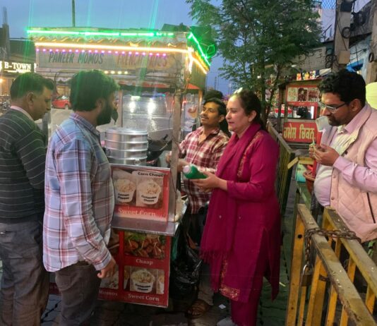 ਫੂਡ ਸੇਫਟੀ ਵਿੰਗ ਦੀ ਸਾਂਝੀ ਟੀਮ ਨੇ ਫਾਸਟ ਫੂਡ ਸਾਮਾਨ ਵੇਚਣ ਵਾਲਿਆਂ ਦੀ ਕੀਤੀ ਅਚਨਚੇਤ ਚੈਕਿੰਗ ਫੂਡ ਸੇਫਟੀ ਵਿੰਗ ਦੀ ਸਾਂਝੀ ਟੀਮ ਨੇ ਫਾਸਟ ਫੂਡ ਸਾਮਾਨ ਵੇਚਣ ਵਾਲਿਆਂ ਦੀ ਕੀਤੀ ਅਚਨਚੇਤ ਚੈਕਿੰਗ