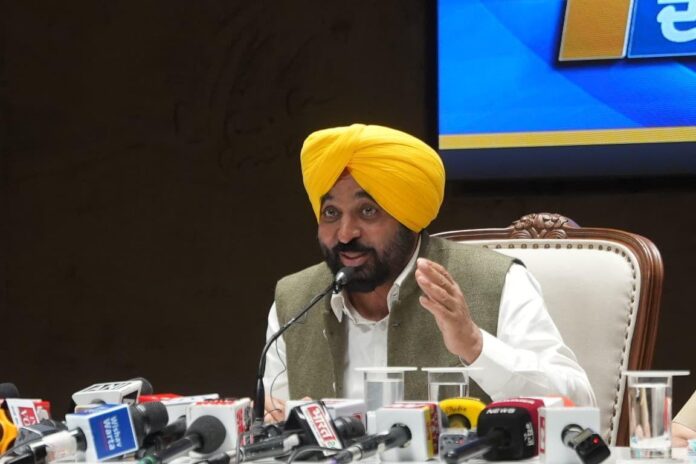 WhatsApp-Image-2026-03-21-at-4.46.32-PM.jpeg ਭਗਵੰਤ ਸਿੰਘ ਮਾਨ ਸਰਕਾਰ 'ਬੇਅਦਬੀ' ਦੇ ਮਾਮਲੇ ’ਤੇ ਕੋਈ ਲਿਹਾਜ਼ ਨਹੀਂ ਕਰੇਗੀ, 'ਆਪ' ਸਰਕਾਰ 13 ਅਪ੍ਰੈਲ ਨੂੰ ਵਿਧਾਨ ਸਭਾ ਦੇ ਵਿਸ਼ੇਸ਼ ਇਜਲਾਸ ਵਿੱਚ ਸਖਤ ਸਜ਼ਾਵਾਂ ਲਈ ਬੇਅਦਬੀ ਵਿਰੋਧੀ ਕਾਨੂੰਨ ਵਿੱਚ ਸੋਧ ਕਰੇਗੀ