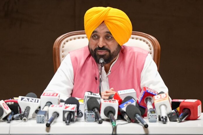 140 ਲੱਖ ਮੀਟਰਕ ਟਨ ਪੈਦਾਵਾਰ ਦੀ ਸੰਭਾਵਨਾ ਵਾਲੇ ਕਣਕ ਵਾਢੀ ਦਾ ਸੀਜ਼ਨ ਨੇੜੇ ਆਉਣ 'ਤੇ ਪੰਜਾਬ ਨੇ ਤੇਲ ਸਪਲਾਈ ਦੀ ਫੌਰੀ ਮੰਗ ਚੁੱਕੀ, ਕੇਂਦਰ ਤੁਰੰਤ ਕਾਰਵਾਈ ਕਰੇ: ਮੁੱਖ ਮੰਤਰੀ ਭਗਵੰਤ ਸਿੰਘ ਮਾਨ