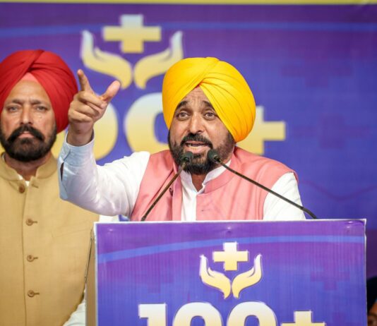 ਹੁਣ ਪ੍ਰਧਾਨ ਮੰਤਰੀ ਮੋਦੀ ਲਈ ਅੱਗੇ ਵਧਣ ਅਤੇ ਅਸਲ ਵਿੱਚ ‘ਜੰਗ ਰੋਕਣ’ ਦੀ ਜ਼ਿੰਮੇਵਾਰੀ ਲੈਣ ਦਾ ਸਮਾਂ ਆ ਗਿਆ ਹੈ: ਮੁੱਖ ਮੰਤਰੀ ਭਗਵੰਤ ਸਿੰਘ ਮਾਨ ਹੁਣ ਪ੍ਰਧਾਨ ਮੰਤਰੀ ਮੋਦੀ ਲਈ ਅੱਗੇ ਵਧਣ ਅਤੇ ਅਸਲ ਵਿੱਚ 'ਜੰਗ ਰੋਕਣ' ਦੀ ਜ਼ਿੰਮੇਵਾਰੀ ਲੈਣ ਦਾ ਸਮਾਂ ਆ ਗਿਆ ਹੈ: ਮੁੱਖ ਮੰਤਰੀ ਭਗਵੰਤ ਸਿੰਘ ਮਾਨ