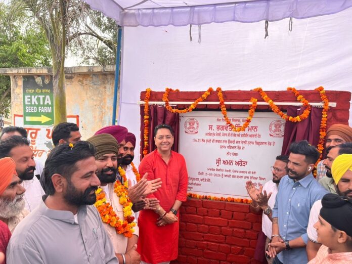 ਕੈਬਨਿਟ ਮੰਤਰੀ ਅਮਨ ਅਰੋੜਾ ਨੇ ਪਿੰਡ ਬਿਗੜਵਾਲ ਵਿੱਚ 04 ਕਰੋੜ 12 ਲੱਖ ਰੁਪਏ ਦੇ ਵਿਕਾਸ ਕਾਰਜਾਂ ਦੇ ਨੀਂਹ ਪੱਥਰ ਰੱਖੇ