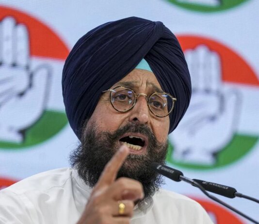 ਬਾਜਵਾ ਨੇ ਖਾੜੀ ਦੇਸ਼ਾਂ ‘ਚ ਵਧਦੇ ਸੰਕਟ ‘ਚ ਭਾਰਤੀਆਂ ਅਤੇ ਪੰਜਾਬੀਆਂ ਦੀ ਸੁਰੱਖਿਅਤ ਵਾਪਸੀ ਲਈ ਵਿਦੇਸ਼ ਮੰਤਰਾਲੇ ਨੂੰ ਕੀਤੀ ਅਪੀਲ ਬਾਜਵਾ ਨੇ ਖਾੜੀ ਦੇਸ਼ਾਂ 'ਚ ਵਧਦੇ ਸੰਕਟ 'ਚ ਭਾਰਤੀਆਂ ਅਤੇ ਪੰਜਾਬੀਆਂ ਦੀ ਸੁਰੱਖਿਅਤ ਵਾਪਸੀ ਲਈ ਵਿਦੇਸ਼ ਮੰਤਰਾਲੇ ਨੂੰ ਕੀਤੀ ਅਪੀਲ, Bajwa appeals to the Ministry of Foreign Affairs for the safe return of Indians and Punjabis in the growing crisis in the Gulf countries | ਪੰਜਾਬ ਖ਼ਬਰਾਂ