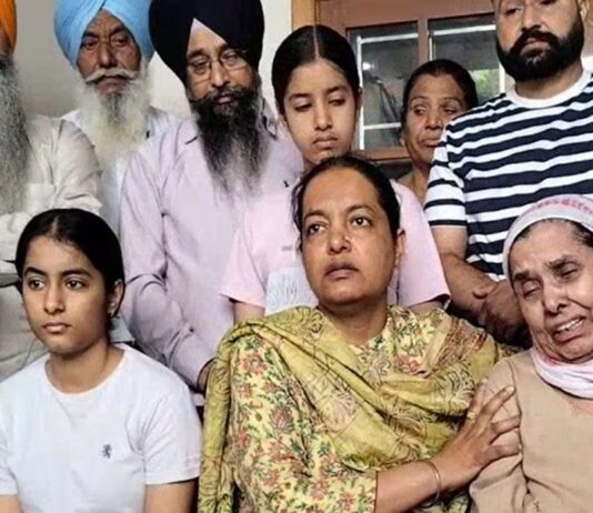 DM ਗਗਨਦੀਪ ਰੰਧਾਵਾ ਦੇ ਘਰ ਦੀ ਕੱਟੀ ਬਿਜਲੀ, ਹਨ੍ਹੇਰੇ ‘ਚ ਕੱਟੀ ਰਾਤ! | ਪੰਜਾਬ ਖ਼ਬਰਾਂ DM ਗਗਨਦੀਪ ਰੰਧਾਵਾ ਦੇ ਘਰ ਦੀ ਕੱਟੀ ਬਿਜਲੀ, ਹਨ੍ਹੇਰੇ 'ਚ ਕੱਟੀ ਰਾਤ! | ਪੰਜਾਬ ਖ਼ਬਰਾਂ