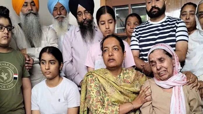 DM ਗਗਨਦੀਪ ਰੰਧਾਵਾ ਦੇ ਘਰ ਦੀ ਕੱਟੀ ਬਿਜਲੀ, ਹਨ੍ਹੇਰੇ 'ਚ ਕੱਟੀ ਰਾਤ!   | ਪੰਜਾਬ ਖ਼ਬਰਾਂ