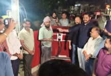 ਵਿਧਾਇਕ ਸ਼ੈਰੀ ਕਲਸੀ ਨੇ ਸ੍ਰੀ ਅੰਮ੍ਰਿਤਸਰ- ਗੁਰਦਾਸਪੁਰ ਰੋਡ ‘ਤੇ ਹਾਈ ਮਾਸਟ ਲਾਈਟਾਂ ਬਟਾਲਾ ਵਾਸੀਆਂ ਨੂੰ ਕੀਤੀਆਂ ਸਮਰਪਿਤ ਵਿਧਾਇਕ ਸ਼ੈਰੀ ਕਲਸੀ ਨੇ ਸ੍ਰੀ ਅੰਮ੍ਰਿਤਸਰ- ਗੁਰਦਾਸਪੁਰ ਰੋਡ 'ਤੇ ਹਾਈ ਮਾਸਟ ਲਾਈਟਾਂ ਬਟਾਲਾ ਵਾਸੀਆਂ ਨੂੰ ਕੀਤੀਆਂ ਸਮਰਪਿਤ