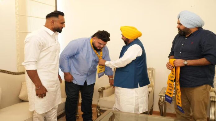 ਰੁਸਤਮ-ਏ-ਹਿੰਦ ਅਤੇ ਹਿੰਦ ਕੇਸਰੀ ਪਹਿਲਵਾਨ ਪ੍ਰਿਤਪਾਲ ਸਿੰਘ ਫਗਵਾੜਾ AAP ਵਿੱਚ ਹੋਏ ਸ਼ਾਮਿਲ | ਪੰਜਾਬ ਖ਼ਬਰਾਂ