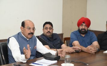 ਕੈਬਨਿਟ ਮੰਤਰੀ ਮੋਹਿੰਦਰ ਭਗਤ ਵੱਲੋਂ ਪੁਲਿਸ ਨੂੰ ‘ਯੁੱਧ ਨਸ਼ਿਆਂ ਵਿਰੁੱਧ’ ਤਹਿਤ ਨਸ਼ਾ ਵਿਰੋਧੀ ਕਾਰਵਾਈ ਤੇਜ਼ ਕਰਨ ਦੇ ਨਿਰਦੇਸ਼ ਕੈਬਨਿਟ ਮੰਤਰੀ ਮੋਹਿੰਦਰ ਭਗਤ ਵੱਲੋਂ ਪੁਲਿਸ ਨੂੰ ‘ਯੁੱਧ ਨਸ਼ਿਆਂ ਵਿਰੁੱਧ’ ਤਹਿਤ ਨਸ਼ਾ ਵਿਰੋਧੀ ਕਾਰਵਾਈ ਤੇਜ਼ ਕਰਨ ਦੇ ਨਿਰਦੇਸ਼