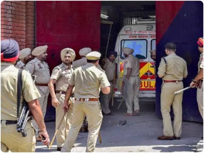 Chandigarh : PM ਮੋਦੀ ਦੇ ਖਿਲਾਫ ਬੋਲਣ ਵਾਲੀ ਰਾਇਟਰ ਮਧੁ ਉਤੇ FIR ਦਰਜ | ਪੰਜਾਬ ਖ਼ਬਰਾਂ