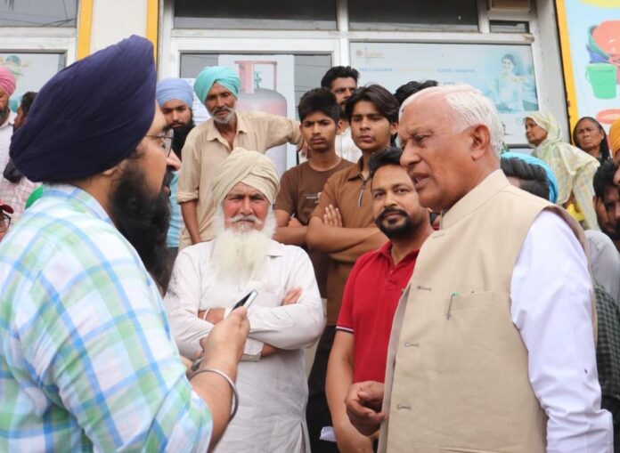 ਕੈਬਨਿਟ ਮੰਤਰੀ ਬਰਿੰਦਰ ਕੁਮਾਰ ਗੋਇਲ ਨੇ ਗੈਸ ਏਜੰਸੀ ਦਾ ਕੀਤਾ ਦੌਰਾ; ਗੈਸ ਸਪਲਾਈ ਦਾ ਲਿਆ ਜਾਇਜ਼ਾ
