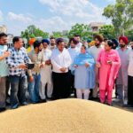 ਵਿਧਾਇਕ ਸ੍ਰੀਮਤੀ ਨਰਿੰਦਰ ਕੌਰ ਭਰਾਜ ਨੇ ਅਨਾਜ ਮੰਡੀ ਭਵਾਨੀਗੜ੍ਹ ਵਿਖੇ ਕਣਕ ਦੀ ਖਰੀਦ ਕਰਵਾਈ ਸ਼ੁਰੂ ਵਿਧਾਇਕ ਸ੍ਰੀਮਤੀ ਨਰਿੰਦਰ ਕੌਰ ਭਰਾਜ ਨੇ ਅਨਾਜ ਮੰਡੀ ਭਵਾਨੀਗੜ੍ਹ ਵਿਖੇ ਕਣਕ ਦੀ ਖਰੀਦ ਕਰਵਾਈ ਸ਼ੁਰੂ