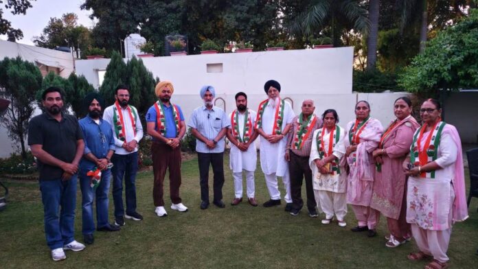 768u54345-2026-04-152c5982109d0bd2e7f21d441800b2af-1200x675.jpg ਅਕਾਲੀ ਦਲ ਨੂੰ ਵੱਡਾ ਝਟਕਾ, ਜ਼ੀਰਕਪੁਰ ਵਿਚ ਵੱਡੇ ਆਗੂ ਨੇ ਛੱਡੀ ਪਾਰਟੀ... ਕਾਂਗਰਸ 'ਚ ਸ਼ਾਮਲ | ਪੰਜਾਬ ਖ਼ਬਰਾਂ