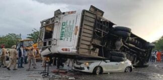 ਗੁਰਦਾਸਪੁਰ ‘ਚ ਭਿਆਨਕ ਸੜਕ ਹਾਦਸਾ, ਬੱਸ ਕਾਰ ‘ਤੇ ਪਲਟੀ, 25 ਦੇ ਕਰੀਬ ਲੋਕ ਜ਼ਖ਼ਮੀ | ਪੰਜਾਬ ਖ਼ਬਰਾਂ ਗੁਰਦਾਸਪੁਰ 'ਚ ਭਿਆਨਕ ਸੜਕ ਹਾਦਸਾ, ਬੱਸ ਕਾਰ 'ਤੇ ਪਲਟੀ, 25 ਦੇ ਕਰੀਬ ਲੋਕ ਜ਼ਖ਼ਮੀ | ਪੰਜਾਬ ਖ਼ਬਰਾਂ