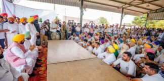 ਸਤੌਜ ਦੀ ਸੱਥ 'ਚ ਪਹੁੰਚੇ CM ਭਗਵੰਤ ਸਿੰਘ ਮਾਨ, ਪਿੰਡ ਵਾਸੀਆਂ ਨਾਲ ਕੀਤੀਆਂ ਦਿਲ ਦੀਆਂ ਗੱਲਾਂ ਸਾਂਝੀਆਂ, ਦੇਖੋ ਤਸਵੀਰਾਂ ਸਤੌਜ ਦੀ ਸੱਥ 'ਚ ਪਹੁੰਚੇ CM ਭਗਵੰਤ ਸਿੰਘ ਮਾਨ, ਪਿੰਡ ਵਾਸੀਆਂ ਨਾਲ ਕੀਤੀਆਂ ਦਿਲ ਦੀਆਂ ਗੱਲਾਂ ਸਾਂਝੀਆਂ, ਦੇਖੋ ਤਸਵੀਰਾਂ