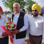 ਕੈਬਨਿਟ ਮੰਤਰੀ ਬਰਿੰਦਰ ਕੁਮਾਰ ਗੋਇਲ ਨੇ ਪੀ.ਏ.ਯੂ ਲੁਧਿਆਣਾ ਵਿਖੇ ਉੱਤਰੀ ਭਾਰਤ ਦੇ ਪਹਿਲੇ ਕੇਂਦਰੀ ਧਰੁਵੀ ਸਿੰਚਾਈ ਪ੍ਰਣਾਲੀ ਦਾ ਕੀਤਾ ਉਦਘਾਟਨ ਕੈਬਨਿਟ ਮੰਤਰੀ ਬਰਿੰਦਰ ਕੁਮਾਰ ਗੋਇਲ ਨੇ ਪੀ.ਏ.ਯੂ ਲੁਧਿਆਣਾ ਵਿਖੇ ਉੱਤਰੀ ਭਾਰਤ ਦੇ ਪਹਿਲੇ ਕੇਂਦਰੀ ਧਰੁਵੀ ਸਿੰਚਾਈ ਪ੍ਰਣਾਲੀ ਦਾ ਕੀਤਾ ਉਦਘਾਟਨ