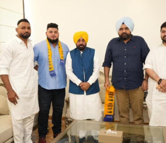 pritpal singh phagwara joins aam aadmi party bhagwant mann punjab politics wrestler entry | pritpal singh phagwara joins aam aadmi party bhagwant mann punjab politics wrestler entry |