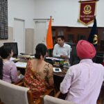 ਡਿਪਟੀ ਕਮਿਸ਼ਨਰ ਵਲੋਂ ਵਰਖਾ ਤੋਂ ਬਚਾਅ ਲਈ ਮੰਡੀਆਂ ਵਿੱਚ ਯੋਗ ਪ੍ਰਬੰਧ ਕਰਨ ਦੀ ਹਦਾਇਤ ਡਿਪਟੀ ਕਮਿਸ਼ਨਰ ਵਲੋਂ ਵਰਖਾ ਤੋਂ ਬਚਾਅ ਲਈ ਮੰਡੀਆਂ ਵਿੱਚ ਯੋਗ ਪ੍ਰਬੰਧ ਕਰਨ ਦੀ ਹਦਾਇਤ