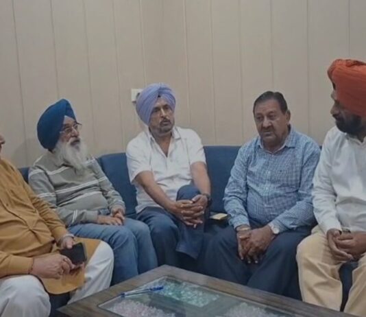 ਲੁਧਿਆਣਾ ਵਿੱਚ ਭੱਠਾ ਐਸੋਸੀਏਸ਼ਨ ਦੀ ਪ੍ਰੈੱਸ ਕਾਨਫਰੰਸ: ਯੂਐਸ ਕੋਲਾ ਮਹਿੰਗਾ ਹੋਣ ਕਾਰਨ ਇੱਟਾਂ ਦੀ ਕੀਮਤ ਵਿੱਚ ਬੇਹਦ ਵਾਧਾ | ਪੰਜਾਬ ਖ਼ਬਰਾਂ ਲੁਧਿਆਣਾ ਵਿੱਚ ਭੱਠਾ ਐਸੋਸੀਏਸ਼ਨ ਦੀ ਪ੍ਰੈੱਸ ਕਾਨਫਰੰਸ: ਯੂਐਸ ਕੋਲਾ ਮਹਿੰਗਾ ਹੋਣ ਕਾਰਨ ਇੱਟਾਂ ਦੀ ਕੀਮਤ ਵਿੱਚ ਬੇਹਦ ਵਾਧਾ | ਪੰਜਾਬ ਖ਼ਬਰਾਂ
