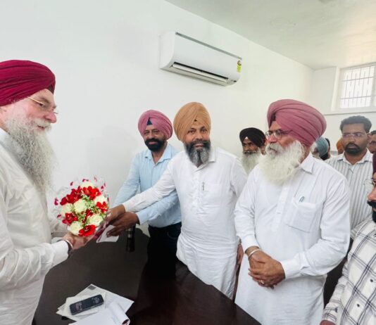 ਸਹਿਕਾਰਤਾ ਵਿਭਾਗ ਦੀ ਮੁਲਾਜ਼ਮ ਐਸੋਸੀਏਸ਼ਨ ਨੇ ਆਪਣੀਆਂ ਜਾਇਜ਼ ਮੰਗਾਂ ਲਈ ਸਪੀਕਰ ਸੰਧਵਾਂ ਨਾਲ ਕੀਤੀ ਮੁਲਾਕਾਤ ਸਹਿਕਾਰਤਾ ਵਿਭਾਗ ਦੀ ਮੁਲਾਜ਼ਮ ਐਸੋਸੀਏਸ਼ਨ ਨੇ ਆਪਣੀਆਂ ਜਾਇਜ਼ ਮੰਗਾਂ ਲਈ ਸਪੀਕਰ ਸੰਧਵਾਂ ਨਾਲ ਕੀਤੀ ਮੁਲਾਕਾਤ