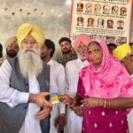 ਕੈਬਨਿਟ ਮੰਤਰੀ ਖੁੱਡੀਆਂ ਨੇ ਅਰਨੀਵਾਲਾ ਵਜੀਰਾ ਵਿਖੇ ਤਕਸੀਮ ਕੀਤੇ 241 ਸਮਾਰਟ ਰਾਸ਼ਨ ਕਾਰਡ ਕੈਬਨਿਟ ਮੰਤਰੀ ਖੁੱਡੀਆਂ ਨੇ ਅਰਨੀਵਾਲਾ ਵਜੀਰਾ ਵਿਖੇ ਤਕਸੀਮ ਕੀਤੇ 241 ਸਮਾਰਟ ਰਾਸ਼ਨ ਕਾਰਡ