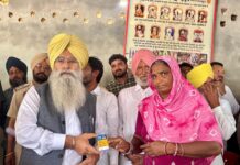 ਕੈਬਨਿਟ ਮੰਤਰੀ ਖੁੱਡੀਆਂ ਨੇ ਅਰਨੀਵਾਲਾ ਵਜੀਰਾ ਵਿਖੇ ਤਕਸੀਮ ਕੀਤੇ 241 ਸਮਾਰਟ ਰਾਸ਼ਨ ਕਾਰਡ ਕੈਬਨਿਟ ਮੰਤਰੀ ਖੁੱਡੀਆਂ ਨੇ ਅਰਨੀਵਾਲਾ ਵਜੀਰਾ ਵਿਖੇ ਤਕਸੀਮ ਕੀਤੇ 241 ਸਮਾਰਟ ਰਾਸ਼ਨ ਕਾਰਡ