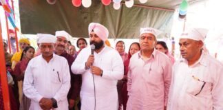 ਕੈਬਨਿਟ ਮੰਤਰੀ ਹਰਜੋਤ ਬੈਂਸ ਵੱਲੋਂ ਹਨੂੰਮਾਨ ਜੈਯੰਤੀ ਮੌਕੇ ਧਾਰਮਿਕ ਸਮਾਗਮ ਵਿੱਚ ਸ਼ਿਰਕਤ ਕੈਬਨਿਟ ਮੰਤਰੀ ਹਰਜੋਤ ਬੈਂਸ ਵੱਲੋਂ ਹਨੂੰਮਾਨ ਜੈਯੰਤੀ ਮੌਕੇ ਧਾਰਮਿਕ ਸਮਾਗਮ ਵਿੱਚ ਸ਼ਿਰਕਤ