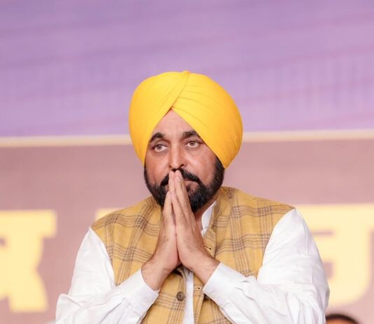 ਭਗਵੰਤ ਮਾਨ ਸਰਕਾਰ ਵੱਲੋਂ ਵੇਰਕਾ ਲੁਧਿਆਣਾ ਡੇਅਰੀ ਨੂੰ ਵੱਡਾ ਹੁਲਾਰਾ ਦੇਣ ਦੀ ਤਿਆਰੀ, ਡੇਅਰੀ ਦੀ ਮੁਕੰਮਲ ਆਟੋਮੇਸ਼ਨ ਲਈ ਰਾਹ ਪੱਧਰਾ ਭਗਵੰਤ ਮਾਨ ਸਰਕਾਰ ਵੱਲੋਂ ਵੇਰਕਾ ਲੁਧਿਆਣਾ ਡੇਅਰੀ ਨੂੰ ਵੱਡਾ ਹੁਲਾਰਾ ਦੇਣ ਦੀ ਤਿਆਰੀ, ਡੇਅਰੀ ਦੀ ਮੁਕੰਮਲ ਆਟੋਮੇਸ਼ਨ ਲਈ ਰਾਹ ਪੱਧਰਾ